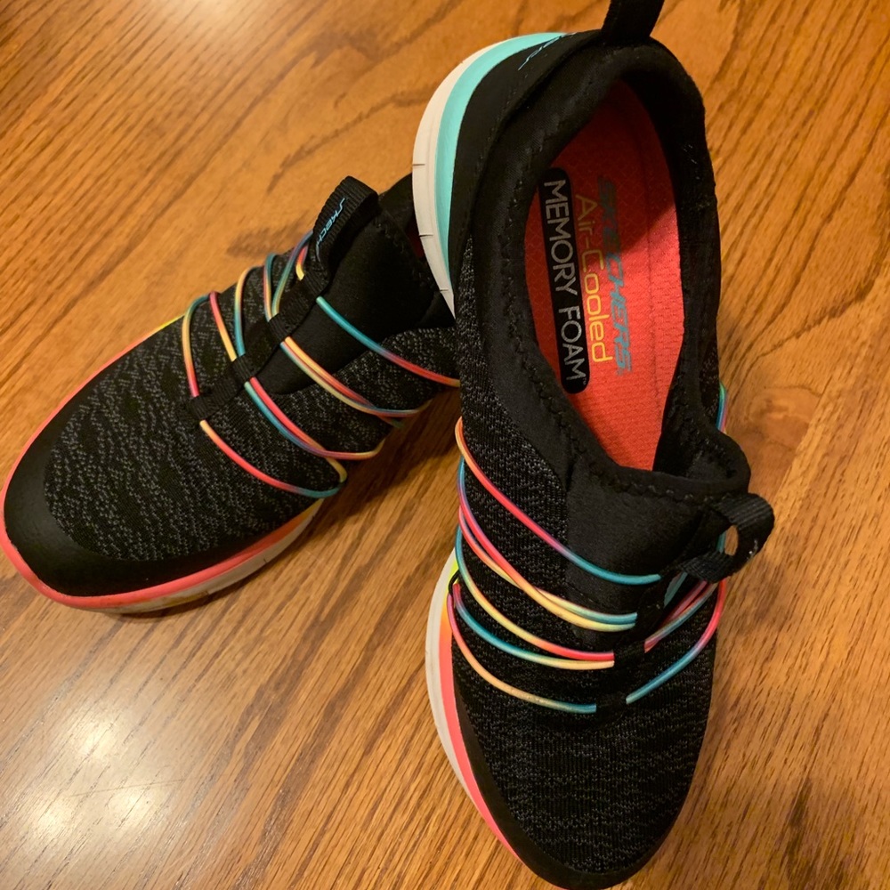 Skechers - 8.5 Air Cooled Memory Form